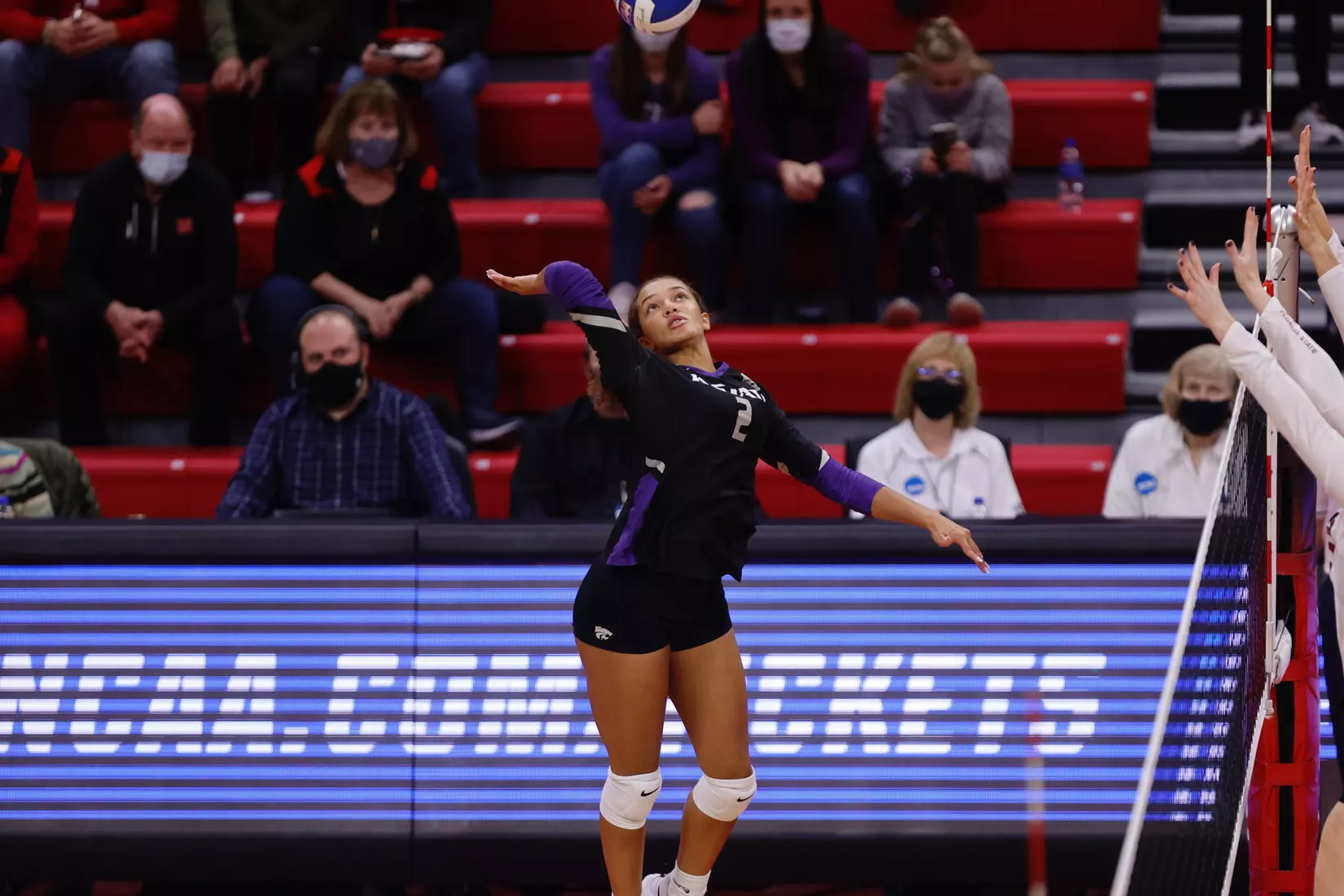 Aliyah Carter competes against Florida State