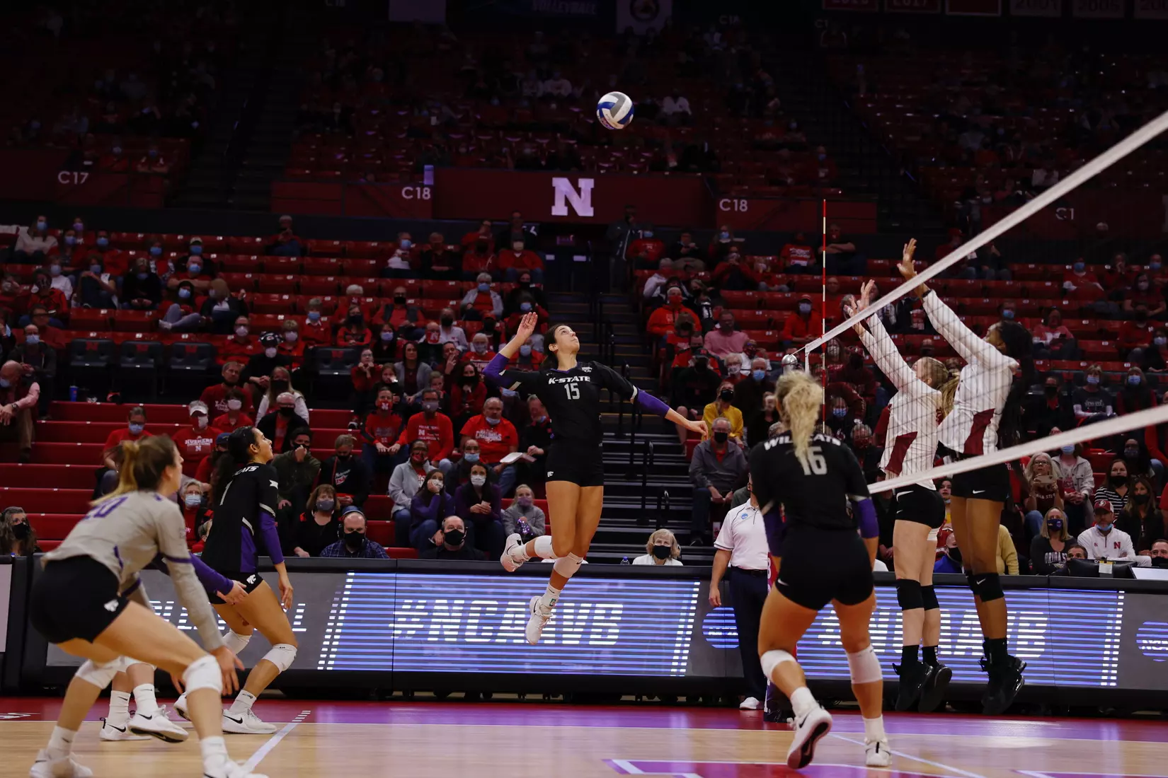 Holly Bonde competes against Florida State