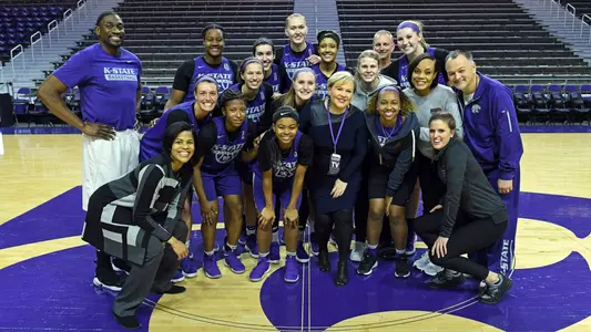 Holly Rowe with K-State WBB