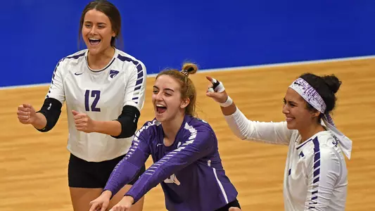 Loren Hinkle, Mackenzie Morris, Teana Adams-Kaonohi
