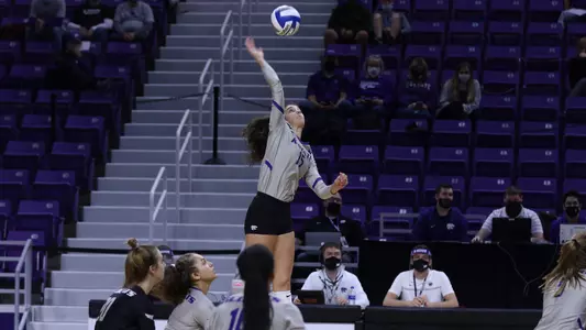 Holly Bonde vs. Saint Louis