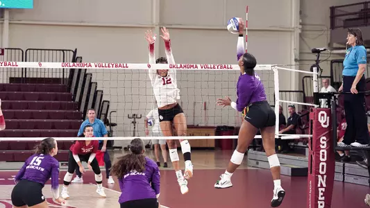 VB Aniya Clinton OU 2023