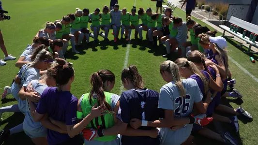 Team circle vs. Baylor