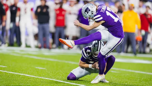 Kansas State Football vs. NC State, December 28, 2023. Final: KSU 28, NCS 19, .
Avery Johnson’s first career start at Quarterback.
First Pop-tarts Bowl
(Photo: Chandler Mixon/K-State Sports)