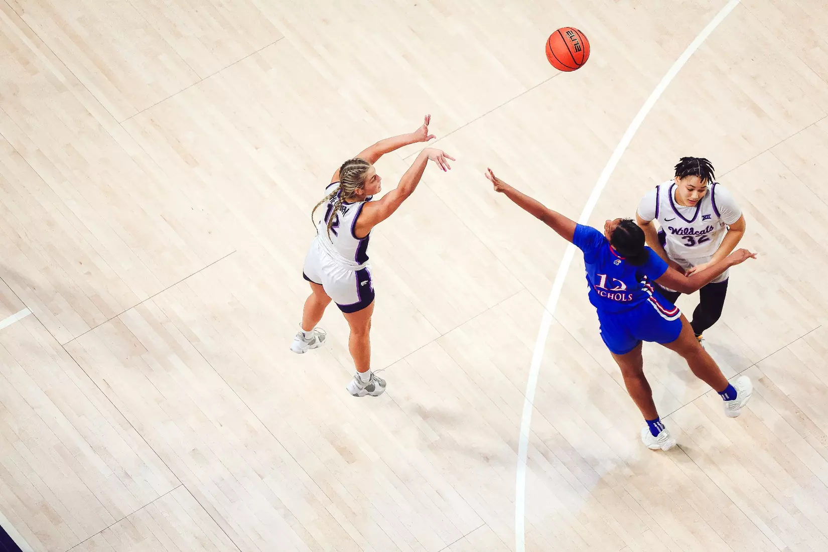 K-State defeats Kansas 69-58 in the Dillons Sunflower Showdown. Bramlage Coliseum / Manhattan, KS