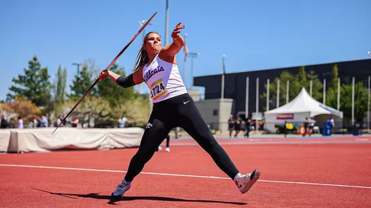 Saydee Tanking 2022-23 season at Kansas