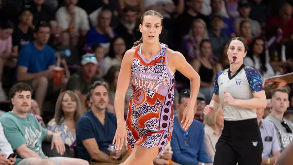 Serena Sundell with Adelaide Lightning