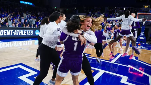 WBB Advances to Sweet 16