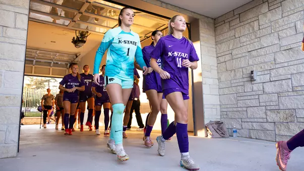 Grace Pilling and Emerson DeLuca vs. Kansas