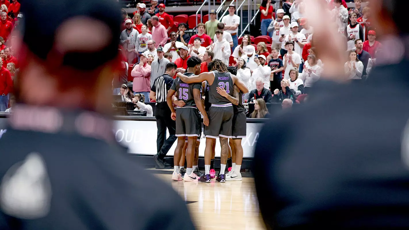 Huddle vs. Texas Tech