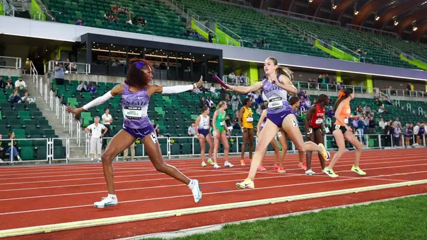 TF women's 4x400 vanessa mercera & anastasiia kretova