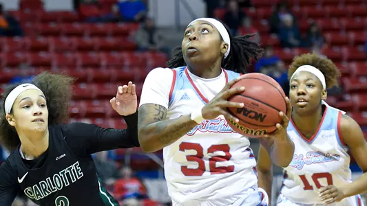Zhanae Whitney UNCC1