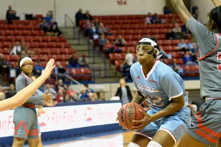 vs. FAU