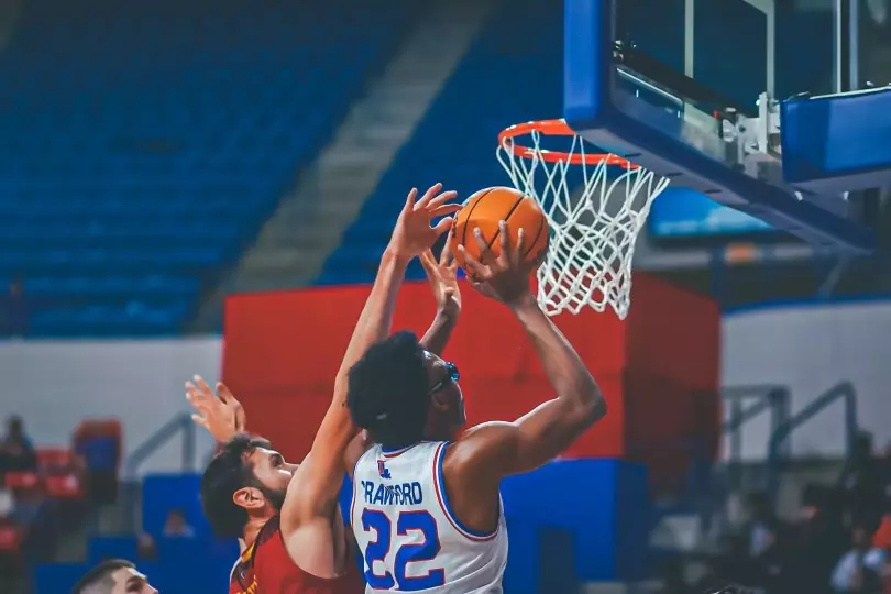 Bulldogs defeat Warhawks, 79-58