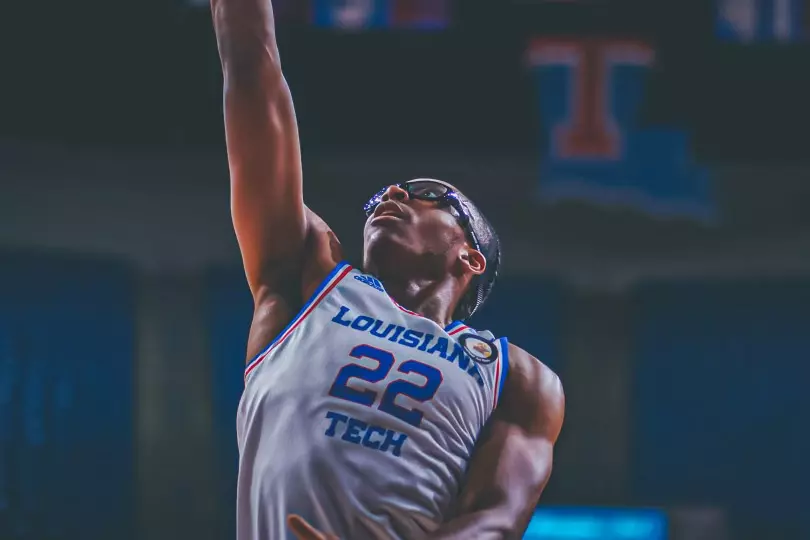 Bulldogs defeat Roadrunners, 91-69