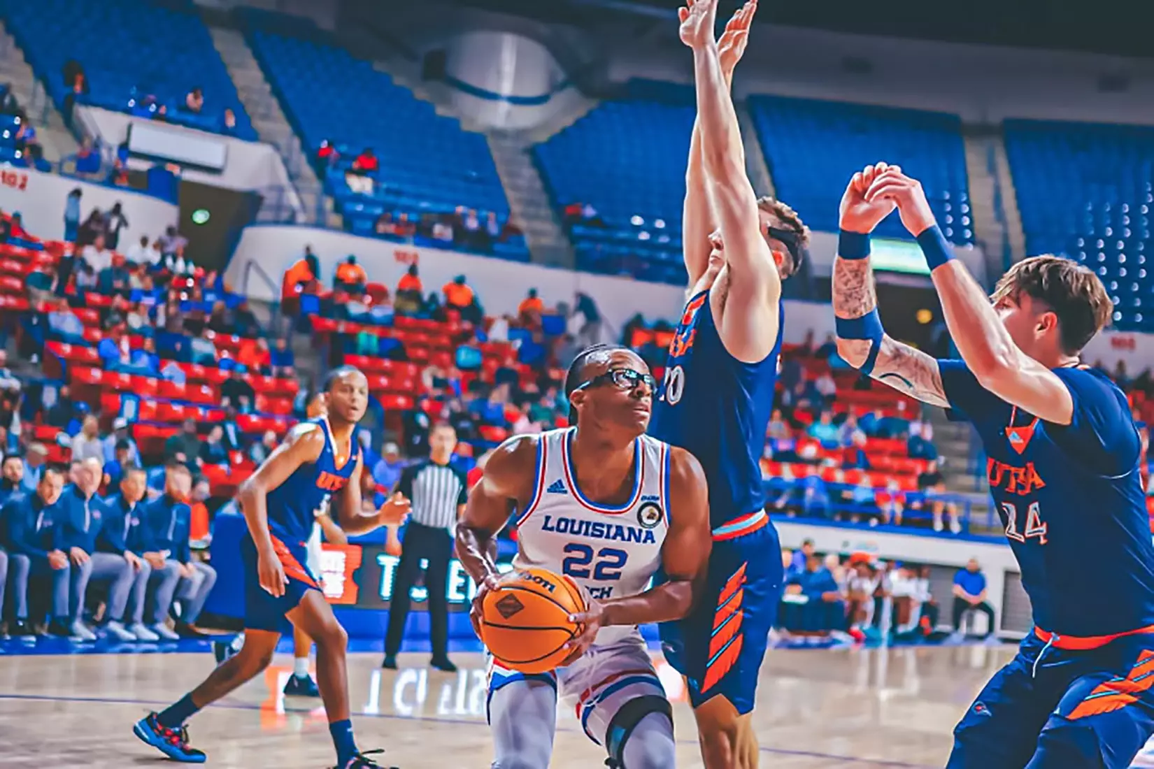 Bulldogs defeat Roadrunners, 91-69