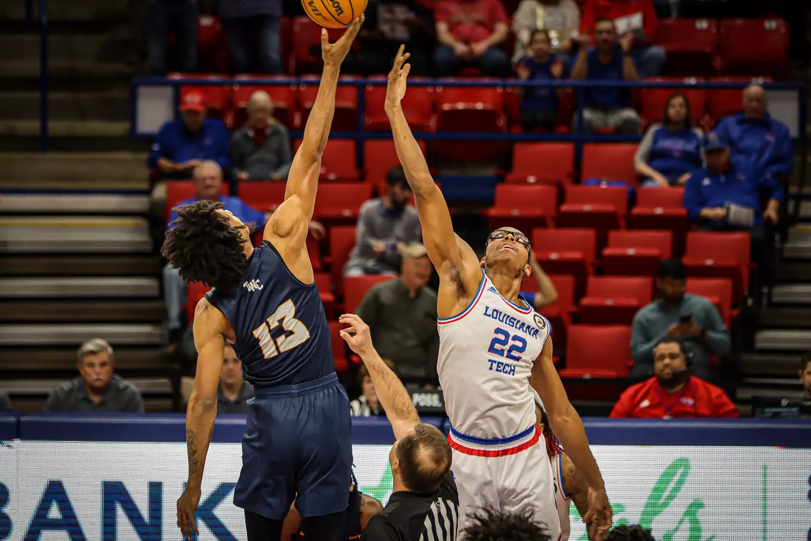 Bulldogs defeat Miners, 60-58