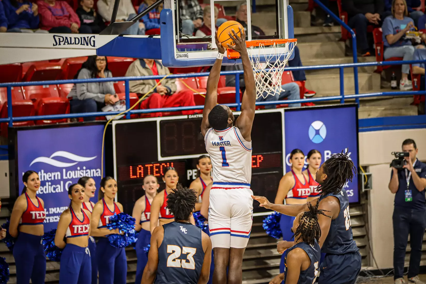 Bulldogs defeat Miners, 60-58