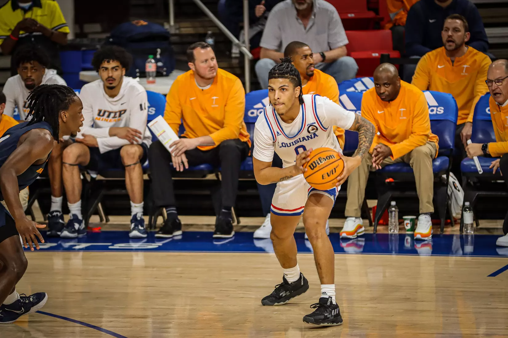 Bulldogs defeat Miners, 60-58