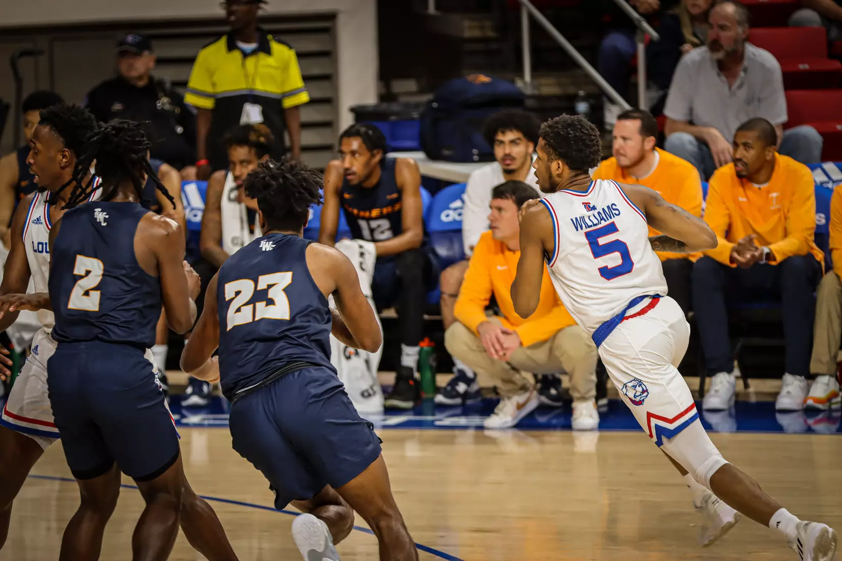Bulldogs defeat Miners, 60-58