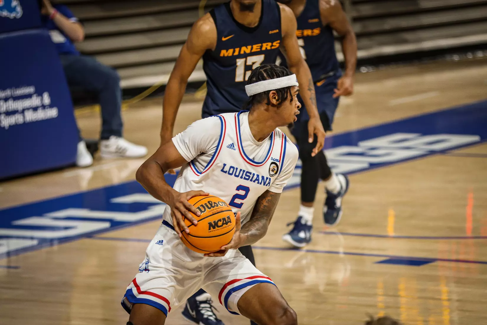 Bulldogs defeat Miners, 60-58