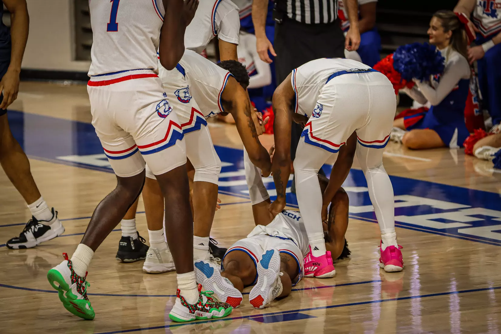 Bulldogs defeat Miners, 60-58