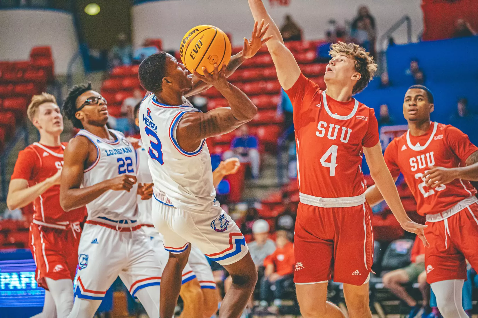 Bulldogs down the Thunderbirds, 67-53