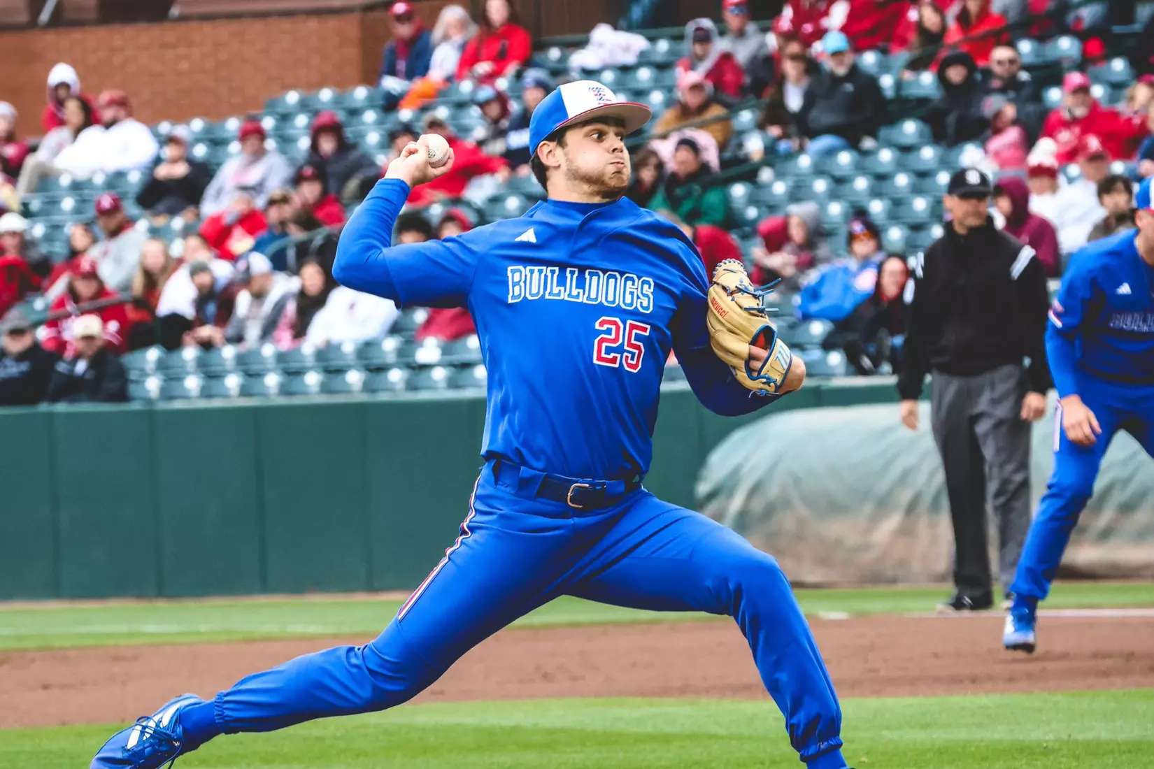 Bulldogs fall 6-1 to Razorbacks in game two of series