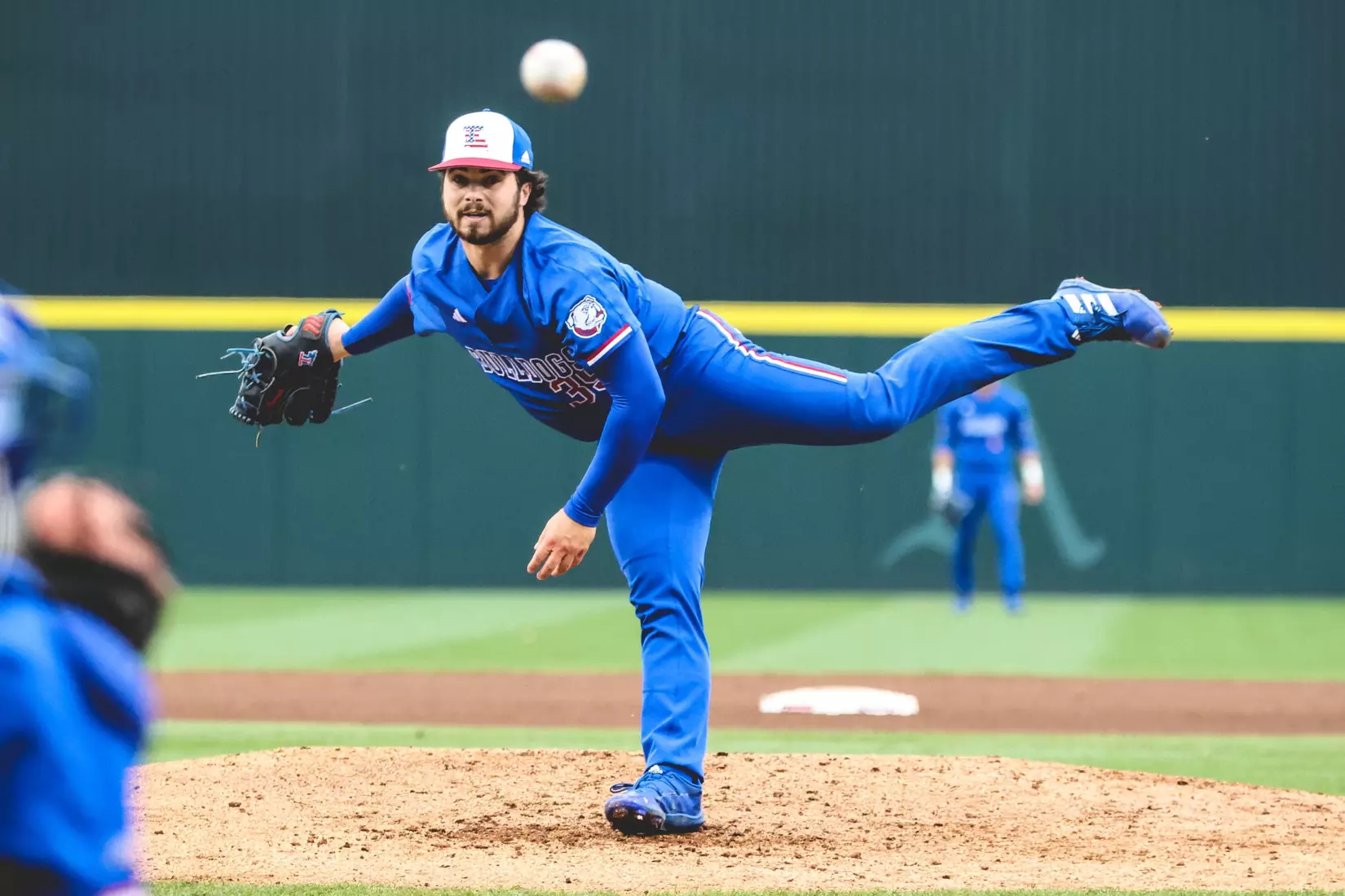 Bulldogs fall 6-1 to Razorbacks in game two of series