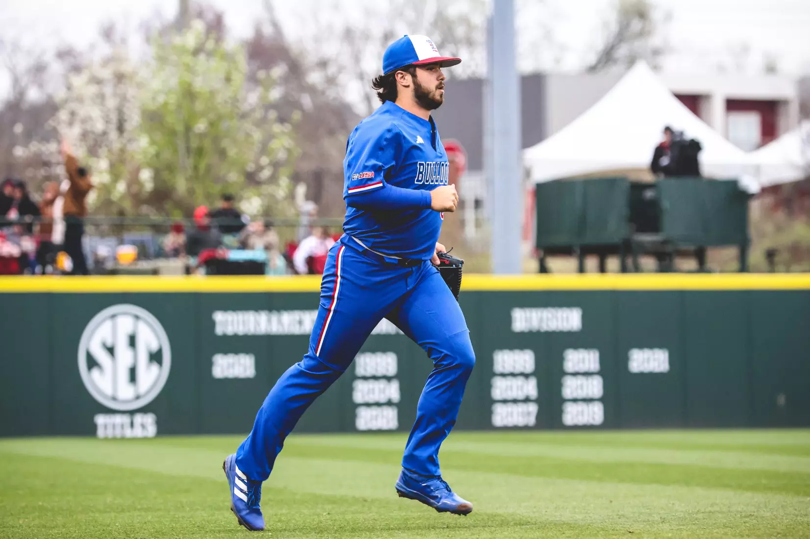 Bulldogs fall 6-1 to Razorbacks in game two of series