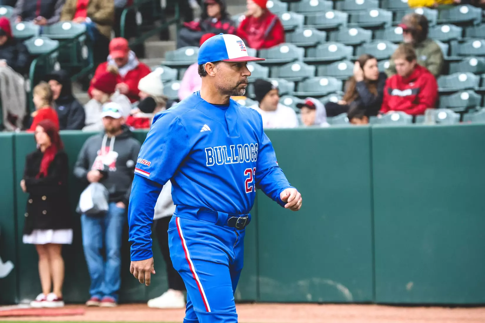 Bulldogs fall 6-1 to Razorbacks in game two of series