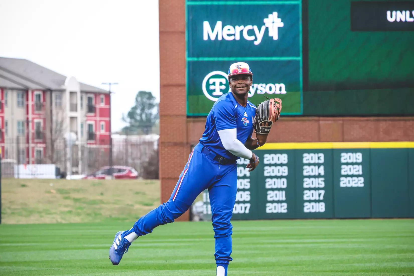 Bulldogs fall 6-1 to Razorbacks in game two of series