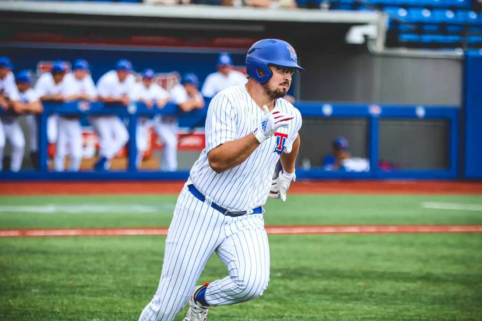 Bulldogs take series opener against Patriots