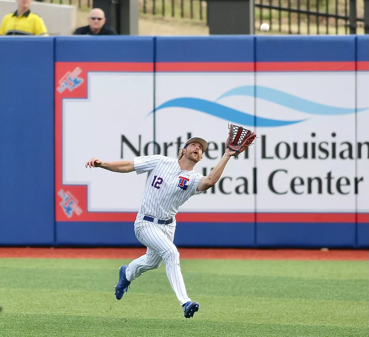 Bulldogs take series opener against Patriots