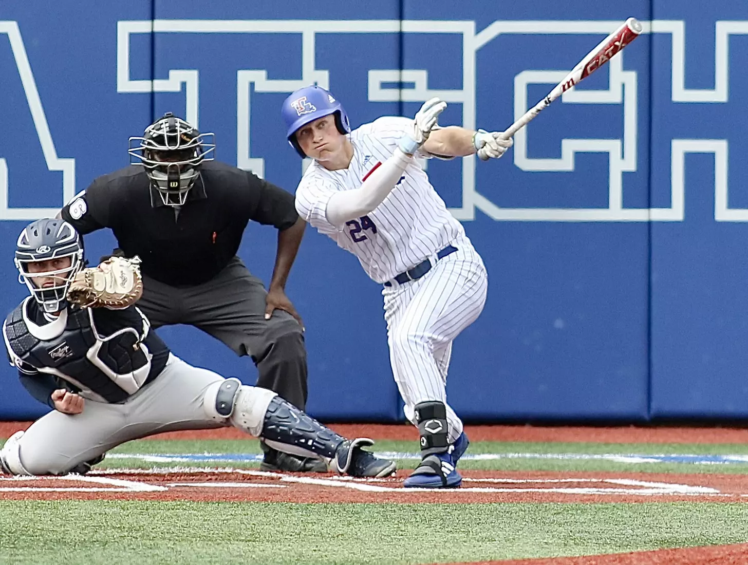 Bulldogs take series opener against Patriots