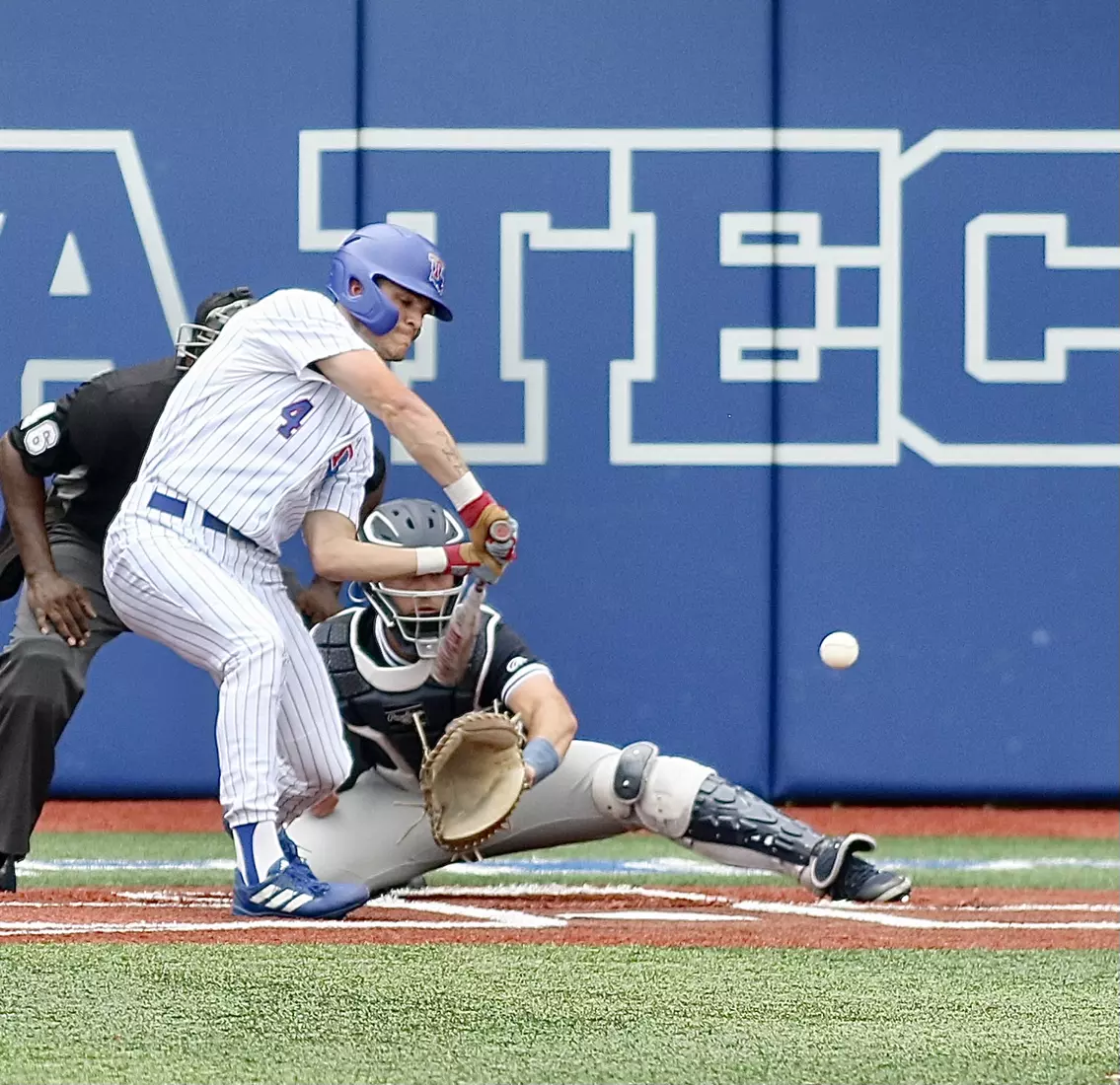 Bulldogs take series opener against Patriots