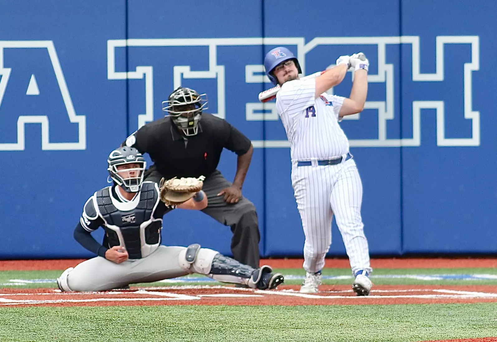Bulldogs take series opener against Patriots
