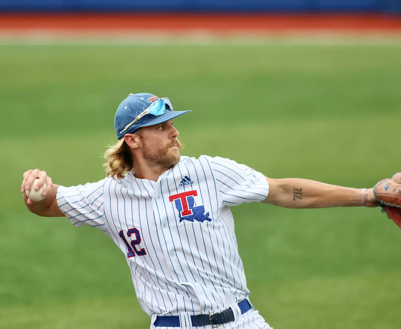 Bulldogs take series opener against Patriots