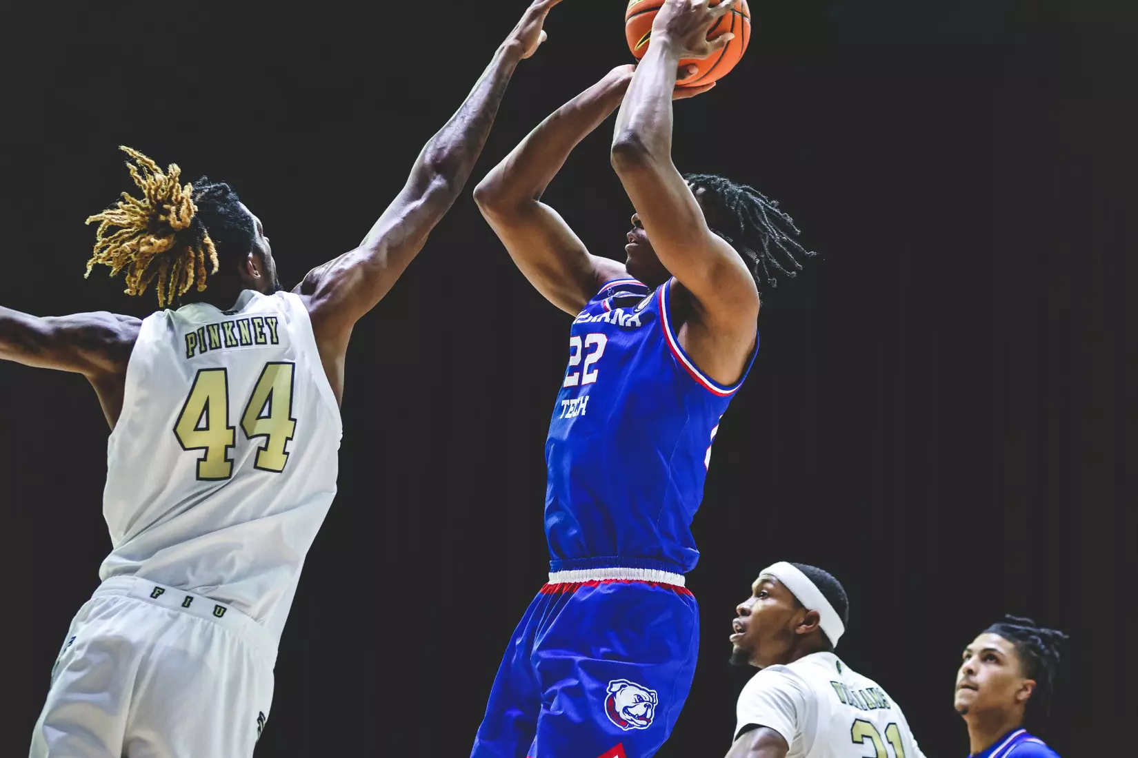 Bulldogs advance to quarterfinals with 81-76 overtime win