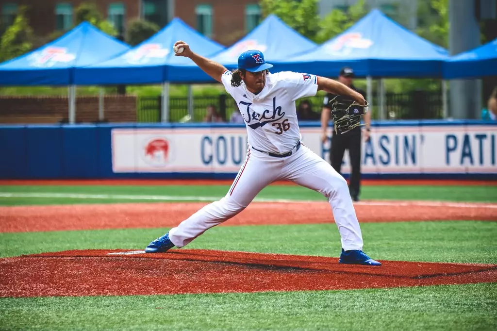 Bulldogs beat Panthers in 11 innings