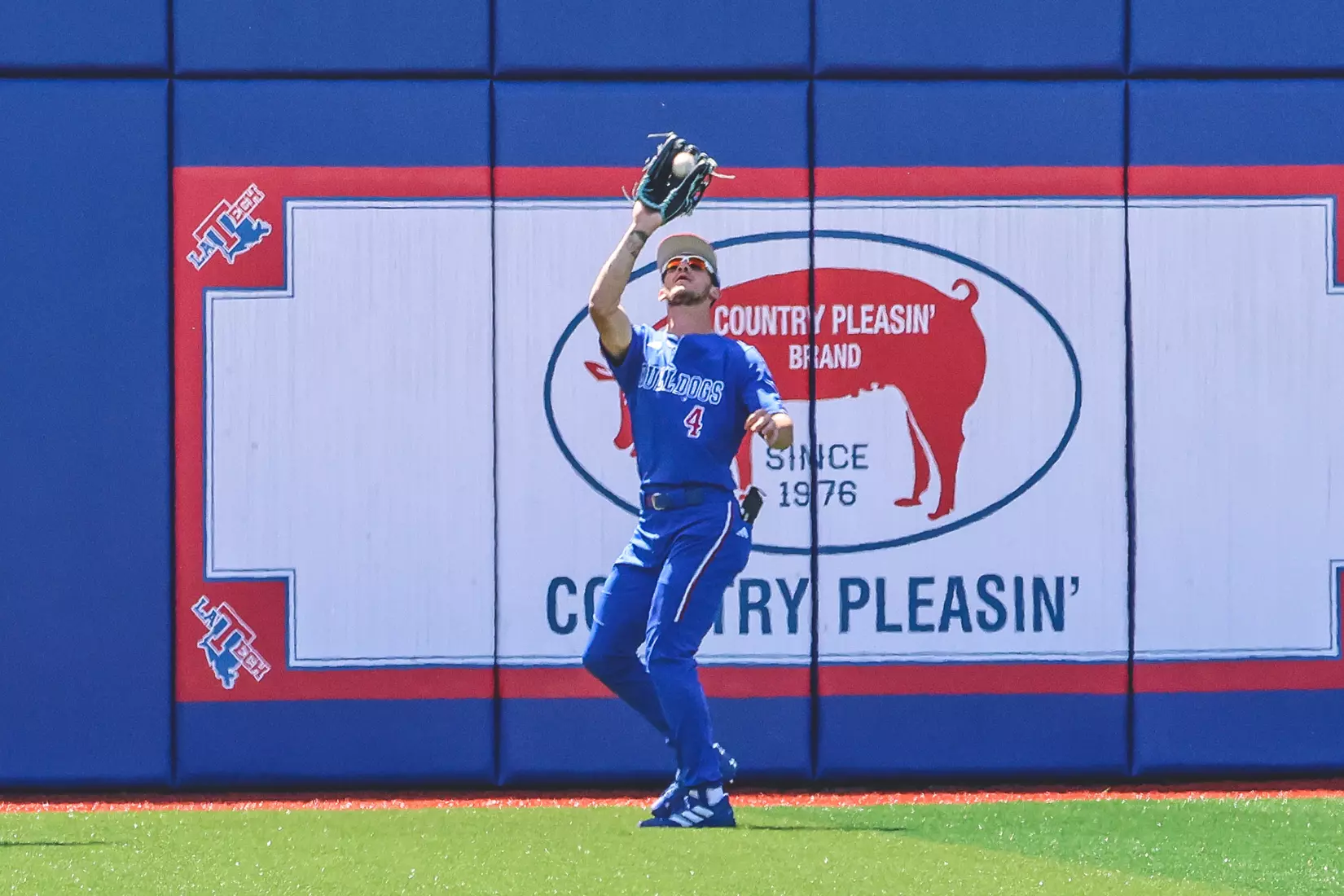 Bulldogs sweep Panthers with 10-5 Sunday win