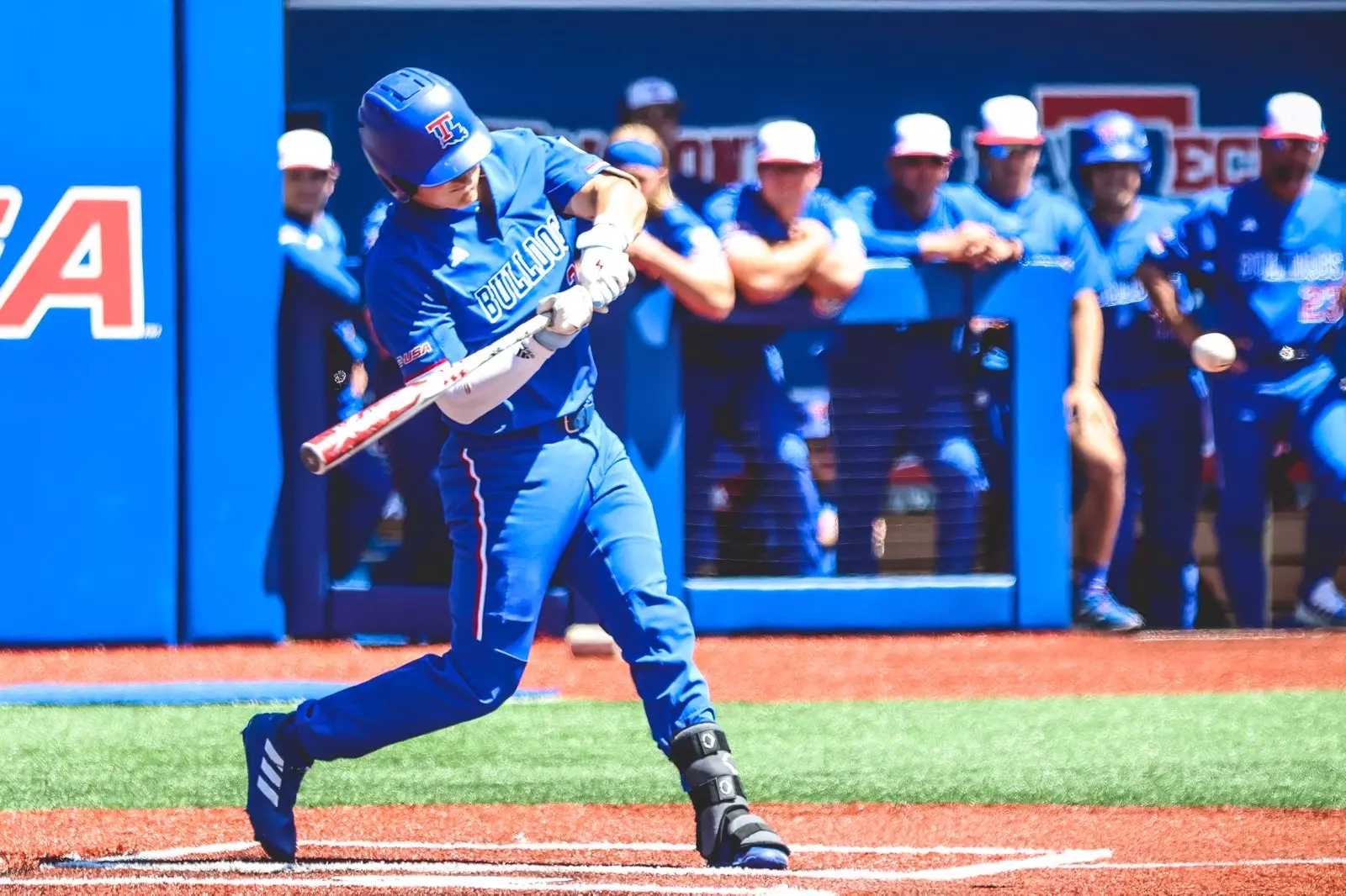 Bulldogs sweep Panthers with 10-5 Sunday win
