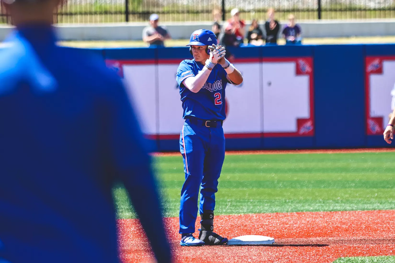 Bulldogs sweep Panthers with 10-5 Sunday win