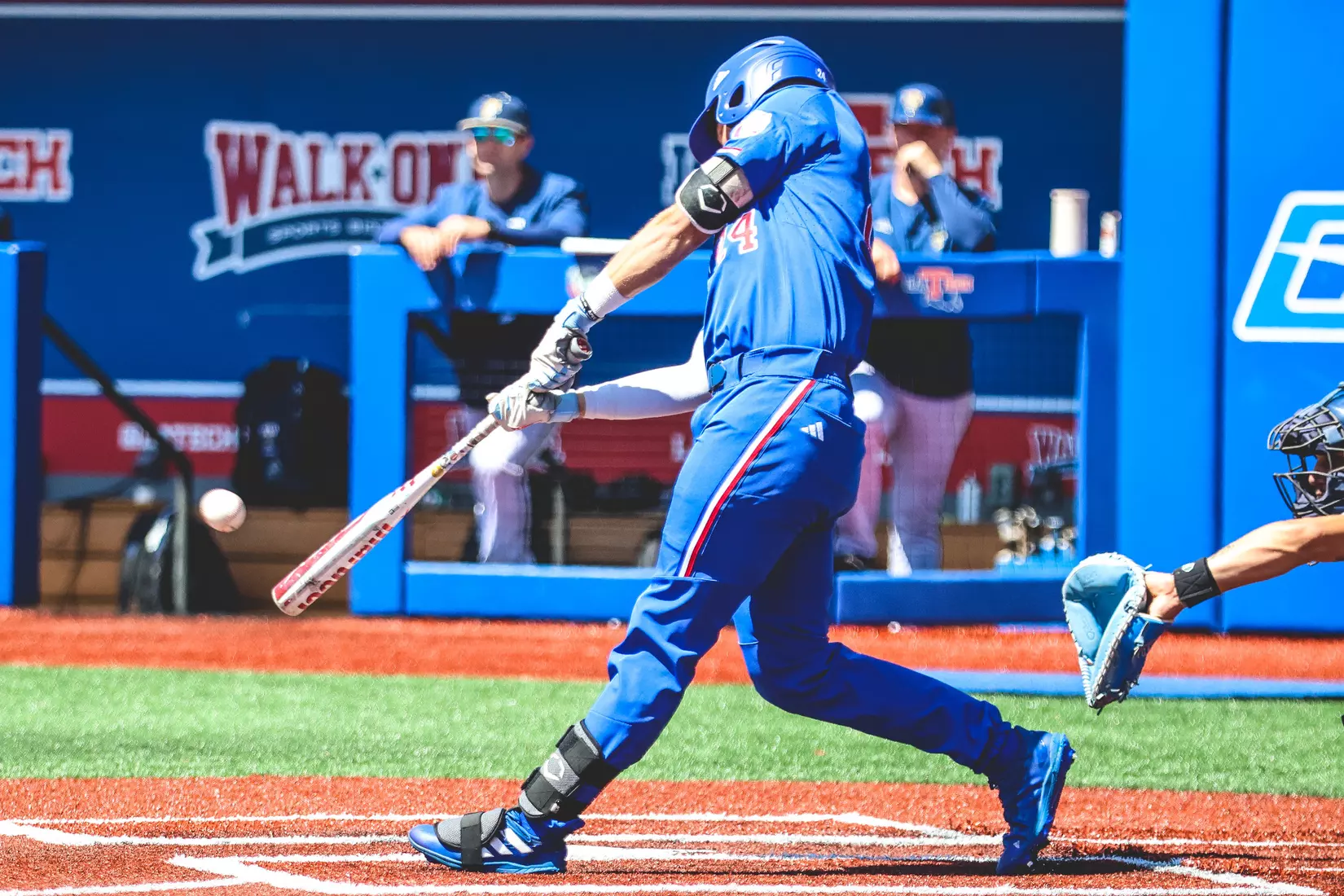 Bulldogs sweep Panthers with 10-5 Sunday win