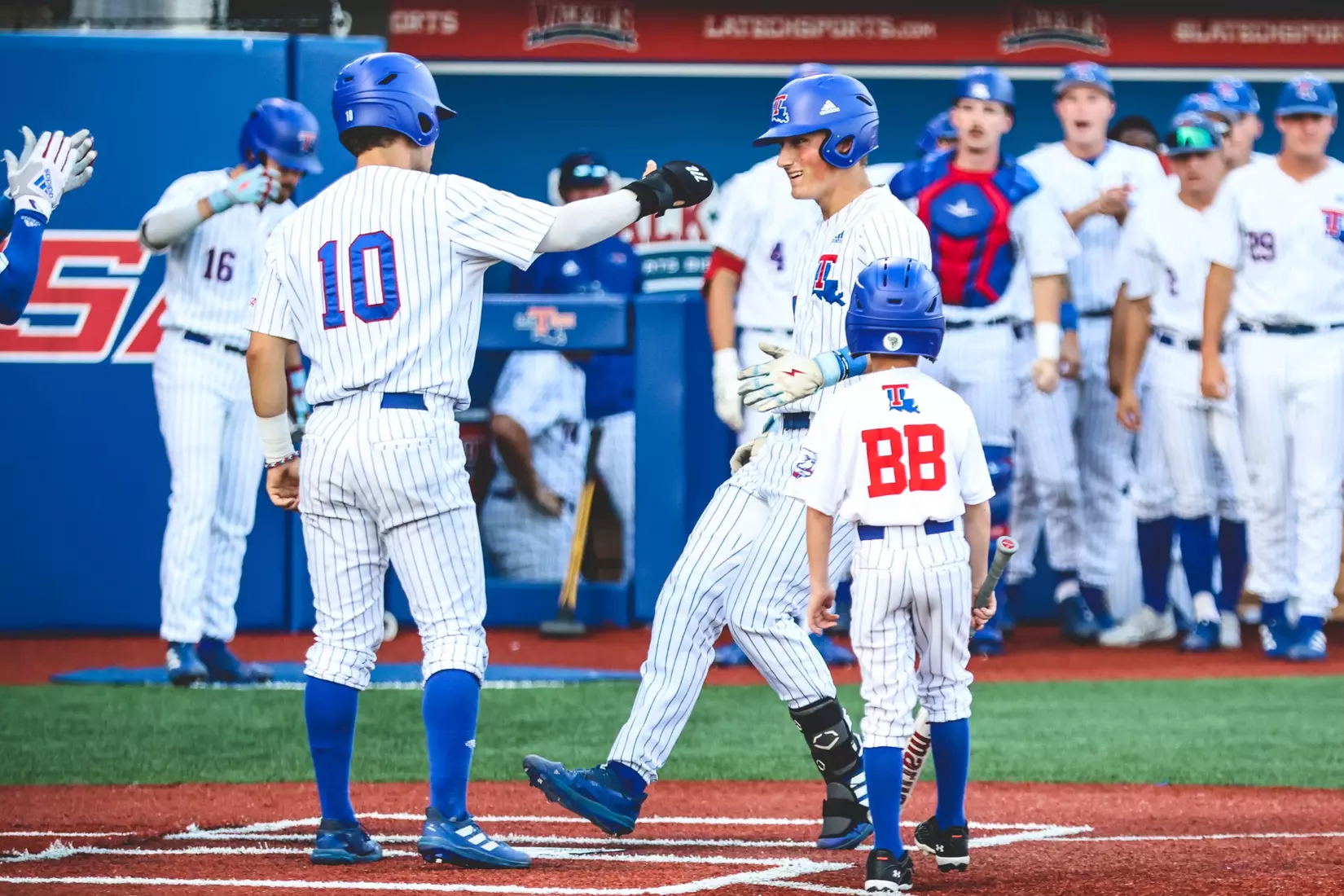 Bulldogs fall to Roadrunners in extras