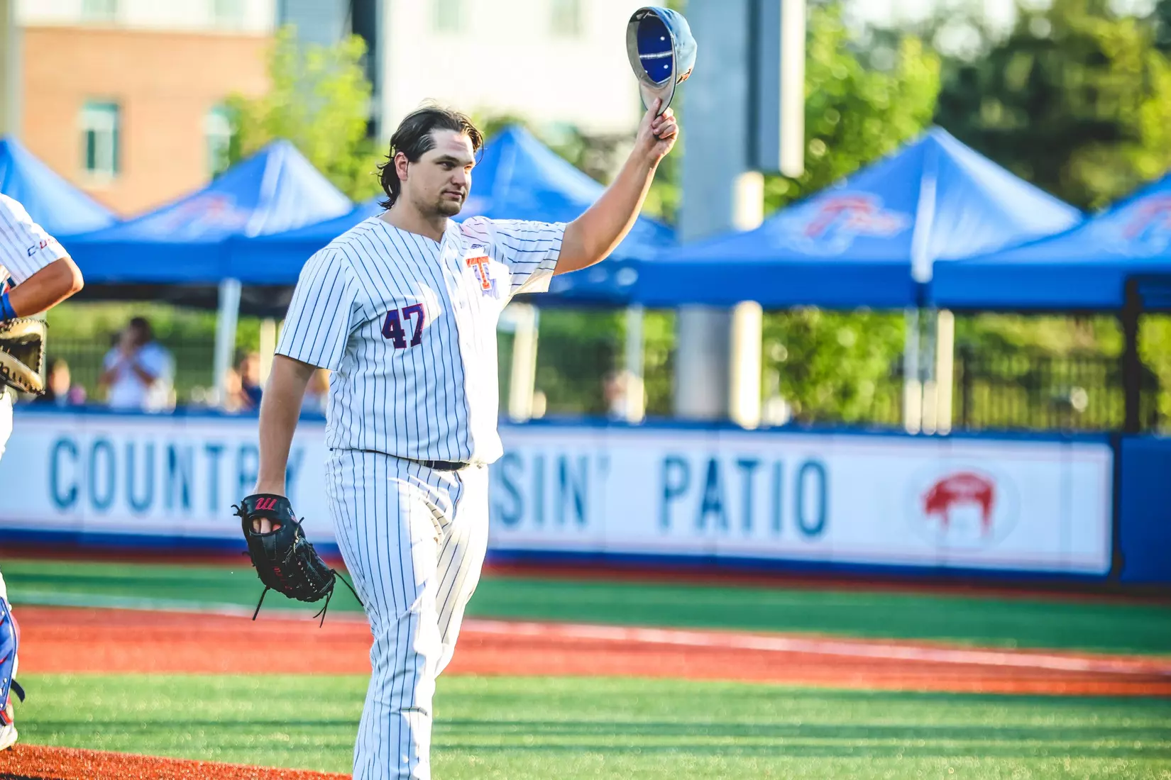 Bulldogs fall to Roadrunners in extras