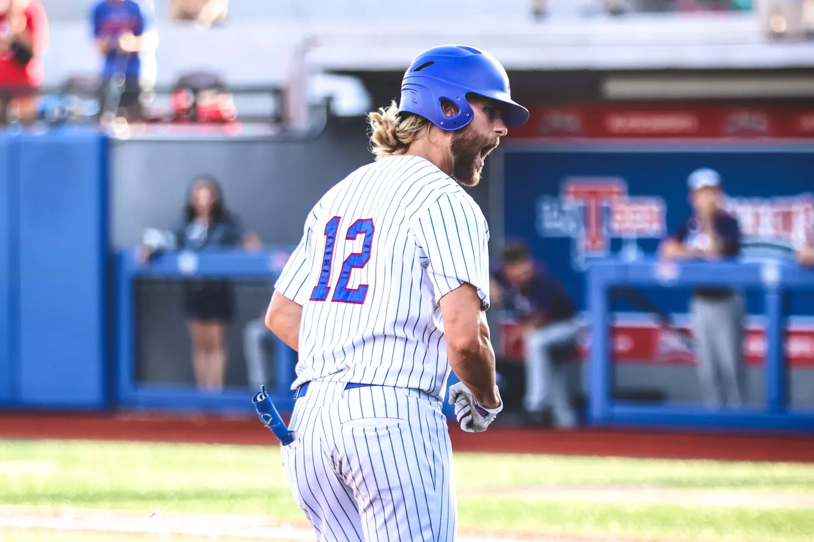 Bulldogs fall to Roadrunners in extras