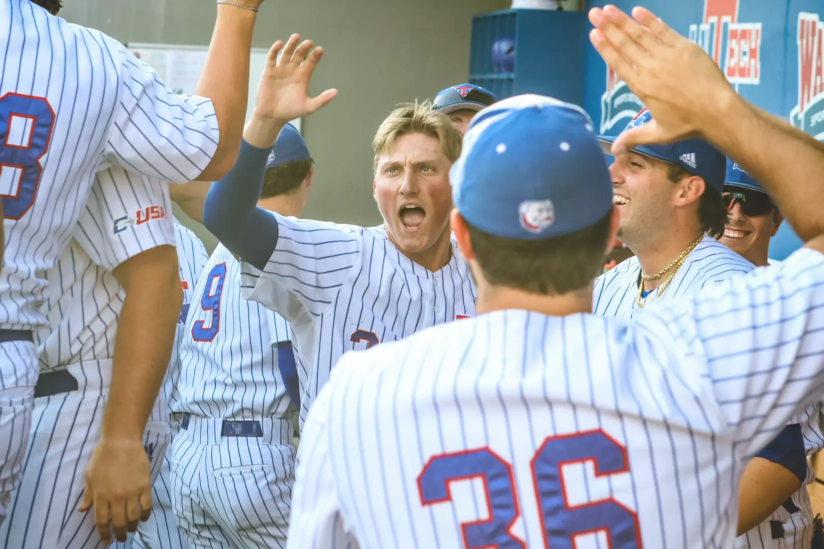 Bulldogs fall to Roadrunners in extras