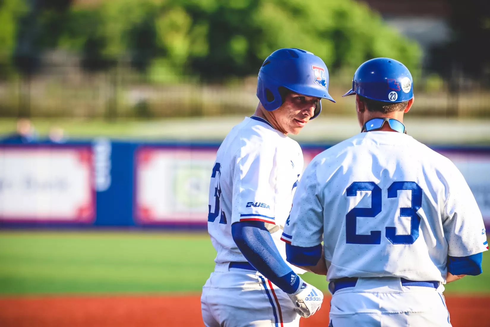Bulldogs fall to Roadrunners, 5-3