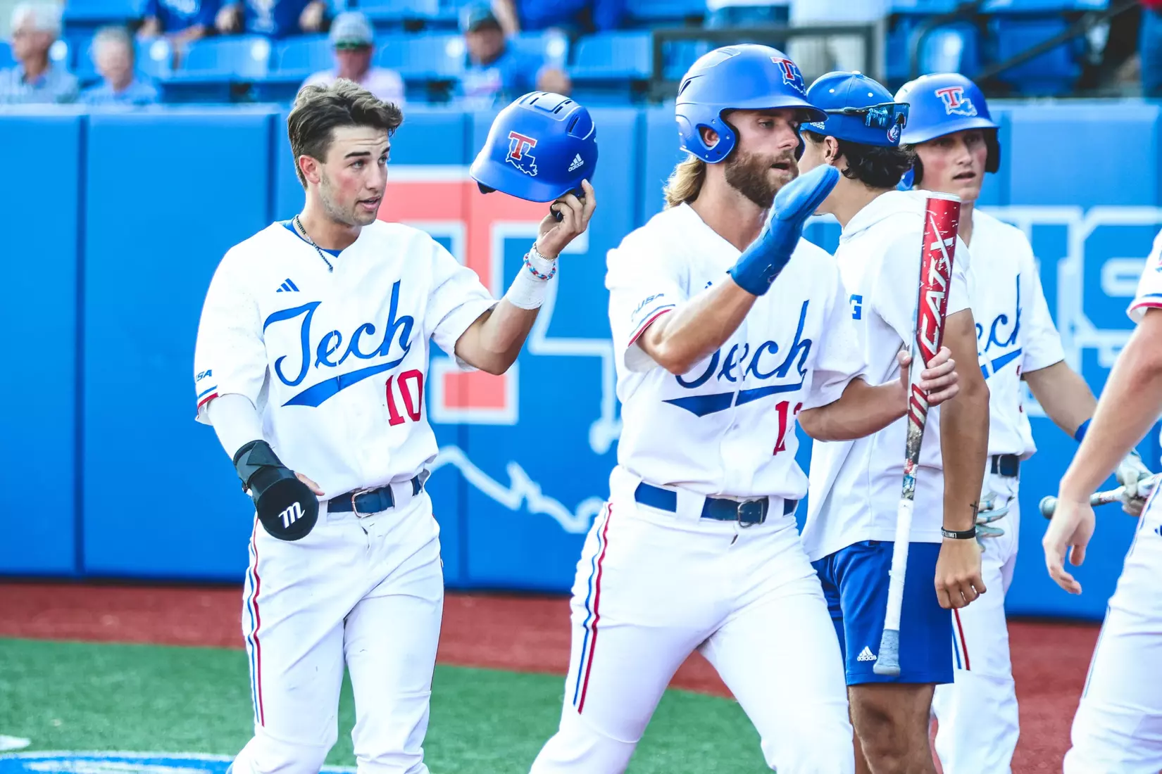Bulldogs fall to Roadrunners, 5-3